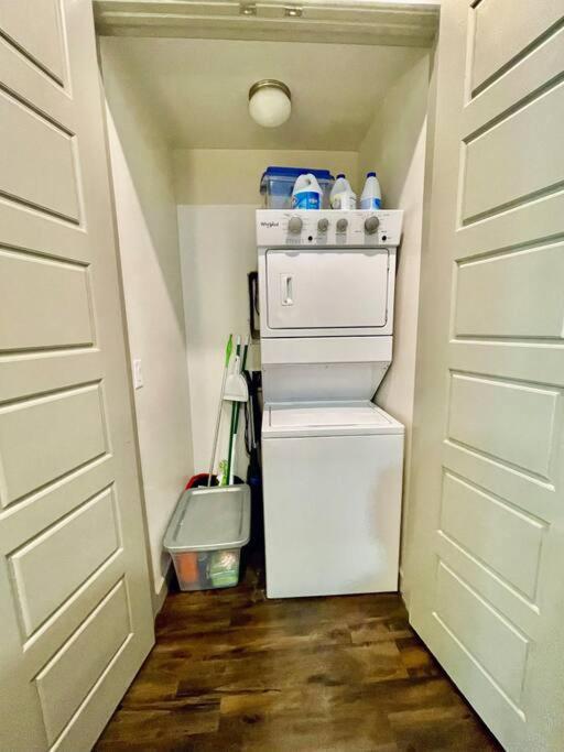 Luxury Apartment Close To Everything W Free Parking 5 휴스턴 외부 사진